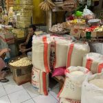 Konsumen Mengeluh Harga Beras di Surabaya Tembus Rp17.000 per Kg