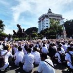 Seribuan Guru Honorer di Ponorogo Turun ke Jalan Aksi Bisu  