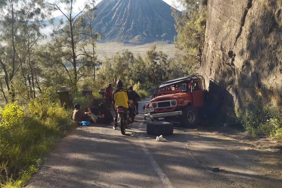 Jeep Tabrak Tebing di Gunung Bromo, Dua Orang Meninggal