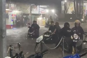 Banjir Rendam Area Universitas Trunojoyo Bangkalan