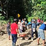 Hujan Deras Picu Longsor Jalur Ngebel-Madiun, Petugas Sempat Tutup Jalan