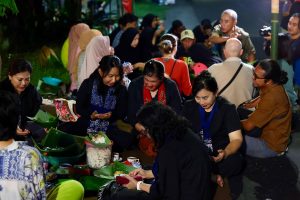 Sambut Iduladha, Warga Suku Osing Banyuwangi Gelar Tradisi Tumpeng Sewu Sambut Iduladha, Warga Suku Osing Banyuwangi Gelar Tradisi Tumpeng Sewu