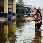 Banjir Rob Sedati Ikan Tambak Hanyut dan Nelayan Merugi