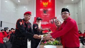 PDI Perjuangan Jatim Rayakan Harlah Pancasila Bareng Tukang Becak dan Satgas