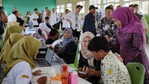 Gubernur Khofifah: Sistem SPBM SMK/SMA Negeri di Gresik Berjalan Aman dan Nyaman