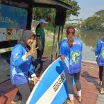 Cerita Ines  Menemukan Keberanian Lewat Stand Up Paddle Kalimas Surabaya