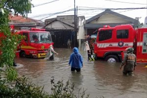 Pemkot Pastikan Semua Pompa Beroperasi Atasi Banjir Surabaya: Pemkot Pastikan Semua Pompa Beroperasi Atasi Banjir Surabaya: