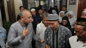 Wali Kota Eri Murka Pasutri Masuk Galian di Proyek Margorejo Wali Kota Eri Murka Pasutri Masuk Galian di Proyek Margorejo