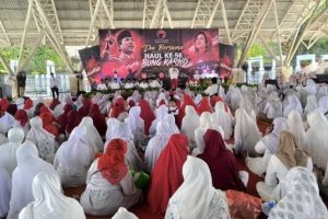 Ribuan Perempuan di Gresik Doa Bersama Peringati Haul Bung Karno