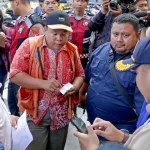 Pemkot Surabaya Pecat  163 Jukir yang Tolak Parkir Digital