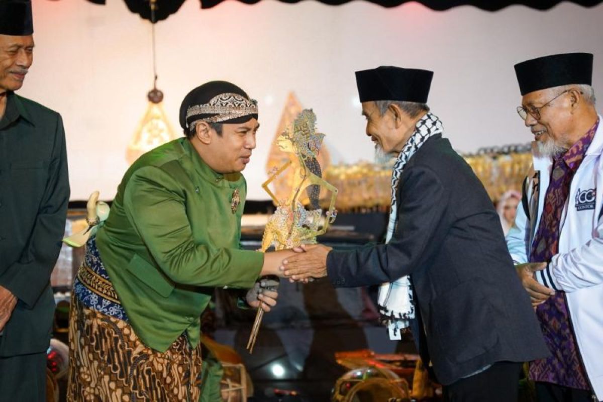 Wayang Kulit Lakon Parikesit Meriahkan 100 Tahun Ponpes Gontor