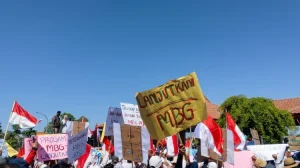 Dapur SPPG Mandek, Aksi Massa Minta Program Makan Bergizi Gratis Jalan Terus