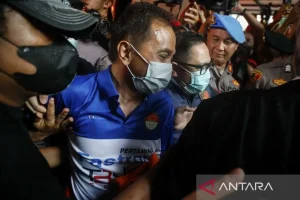 Usai Ditangkap, Roy Suryo dan Dokter Tifa Masuk RS Polri Usai Ditangkap, Roy Suryo dan Dokter Tifa Masuk RS Polri