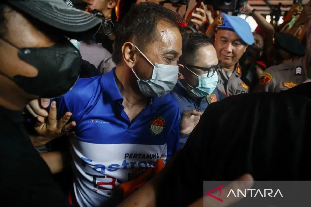 Usai Ditangkap, Roy Suryo dan Dokter Tifa Masuk RS Polri Usai Ditangkap, Roy Suryo dan Dokter Tifa Masuk RS Polri