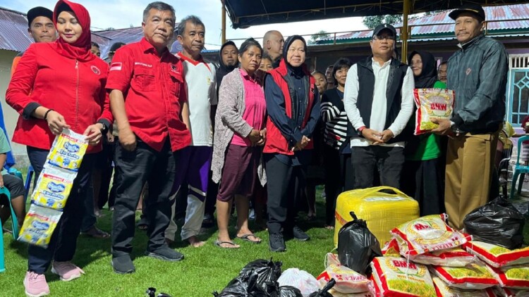 Keliling Belasan Posko Gempa Sigi, Risma Soroti Kurangnya Tenda Warga