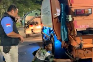 Surabaya Gencarkan Razia Tindak Tegas Truk Sampah Bocor