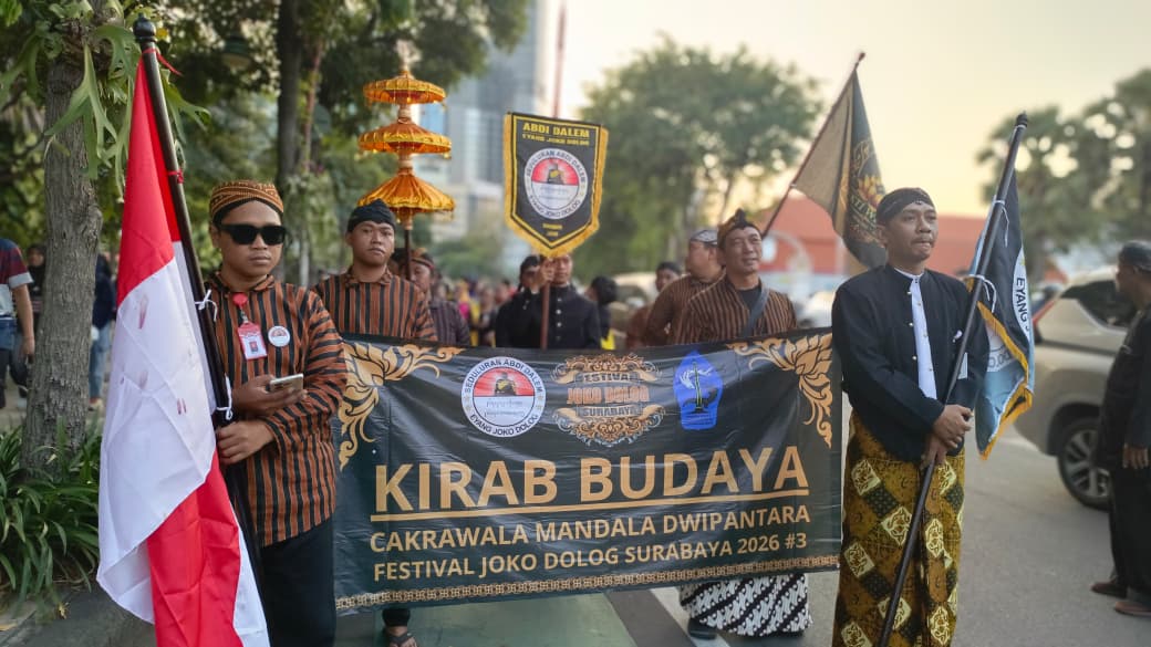 Ratusan Peserta Ramaikan Kirab Budaya Suro di Festival Joko Dolog