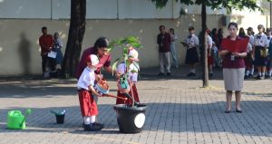 MPLS Santa Maria Surabaya Dibuka dengan Prosesi “Pohon Serviam”