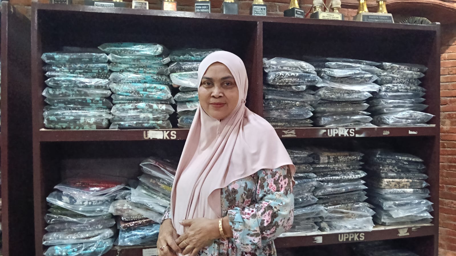 Menolak Punah, Uswatin Hasanah Merintis Ulang Kejayaan Batik Gedok Tuban