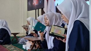 Tradisi Khataman Quran Mengawali Langkah PDI Perjuangan Jatim di Kantor Baru Tradisi Khataman Quran Mengawali Langkah PDI Perjuangan Jatim di Kantor Baru