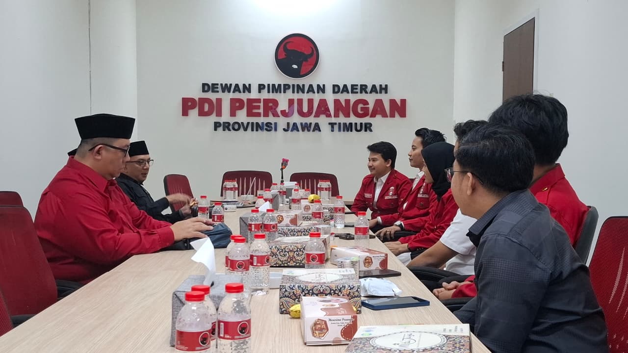 GMNI Jatim Titip Harapan ke PDIP Sebagai Partai Penyeimbang GMNI Jatim Titip Harapan ke PDIP Sebagai Partai Penyeimbang