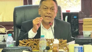 Anas Karno Usul Hotline Pengaduan Surabaya Terintegrasi RT-RW Anas Karno Usul Hotline Pengaduan Surabaya Terintegrasi RT-RW