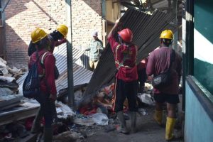 Pemkot Surabaya Bongkar 192 Lapak Tak Berizin