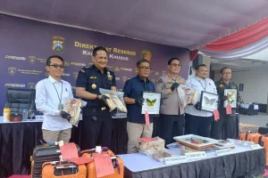 Sindikat Penyelundup Ribuan Kupu-Kupu dan Gading Gajah Dibongkar