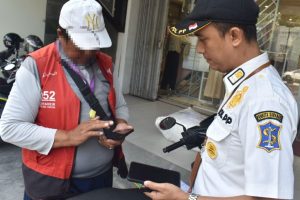 Surabaya Percepat Penerapan Parkir Digital, Tim Gabungan Buka Pendaftaran Surabaya Percepat Penerapan Parkir Digital, Tim Gabungan Buka Pendaftaran