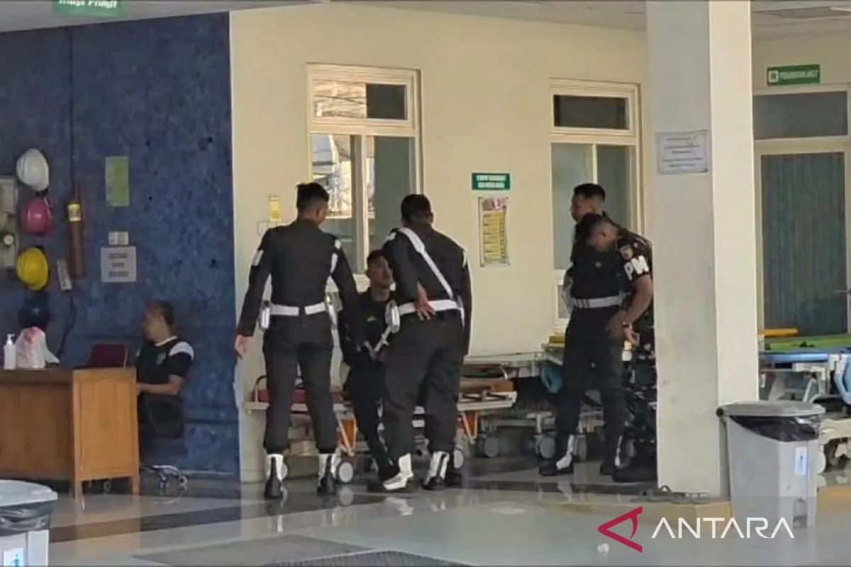 Satu Prajurit TNI AD Tewas Akibat Gudang Amunisi Madiun Meledak Satu Prajurit TNI AD Tewas Akibat Gudang Amunisi Madiun Meledak