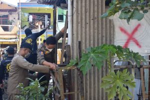 Gusur 5 Bangunan Liar, Pemkot Surabaya Bikin TPS Baru
