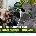Pesantren di Sampang Produksi Paving Block dari Sampah Plastik