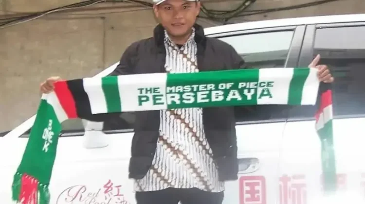 Sepak Bola Surabaya Berduka, Sosok Bonek Andie Peci Tutup Usia Sepak Bola Surabaya Berduka, Sosok Bonek Andie Peci Tutup Usia