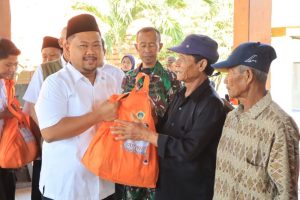 Pemkab Gresik Salurkan Bansos untuk 1.177 Petani Puso Pemkab Gresik Salurkan Bansos untuk 1.177 Petani Puso