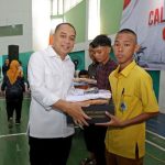 7.380 Siswa SMA Sederajat Terima Bantuan Pemkot Surabaya