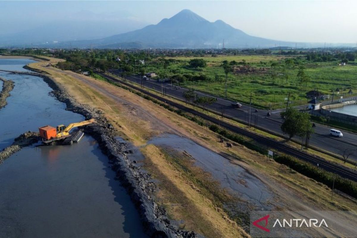 Lumpur Sidoarjo: BPBD Pastikan Tanggul Aman Lumpur Sidoarjo: BPBD Pastikan Tanggul Aman