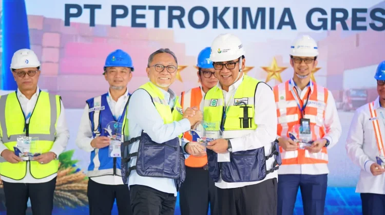 TUKS Petrokimia Gresik Raih Predikat Pelabuhan Terbaik Nasional TUKS Petrokimia Gresik Raih Predikat Pelabuhan Terbaik Nasional
