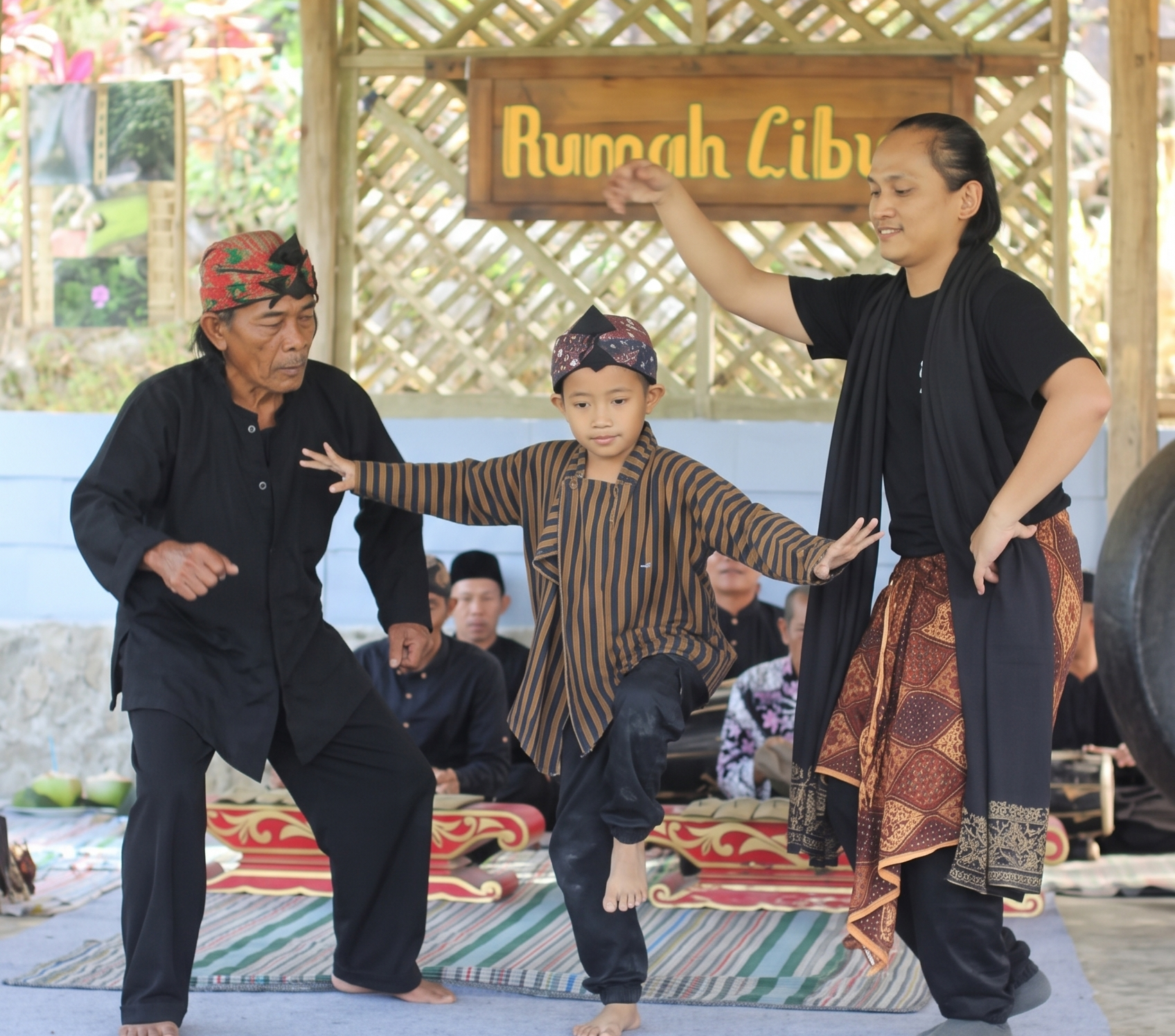 Di Cibun, Babad Pasir Luhur Kembali Menemukan Pewaris