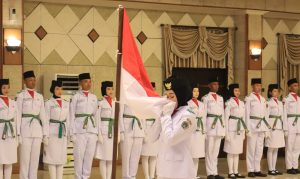 Bupati Gresik Sampaikan Pesan Kebangsaan kepada Anggota Paskibraka Bupati Gresik Sampaikan Pesan Kebangsaan kepada Anggota Paskibraka
