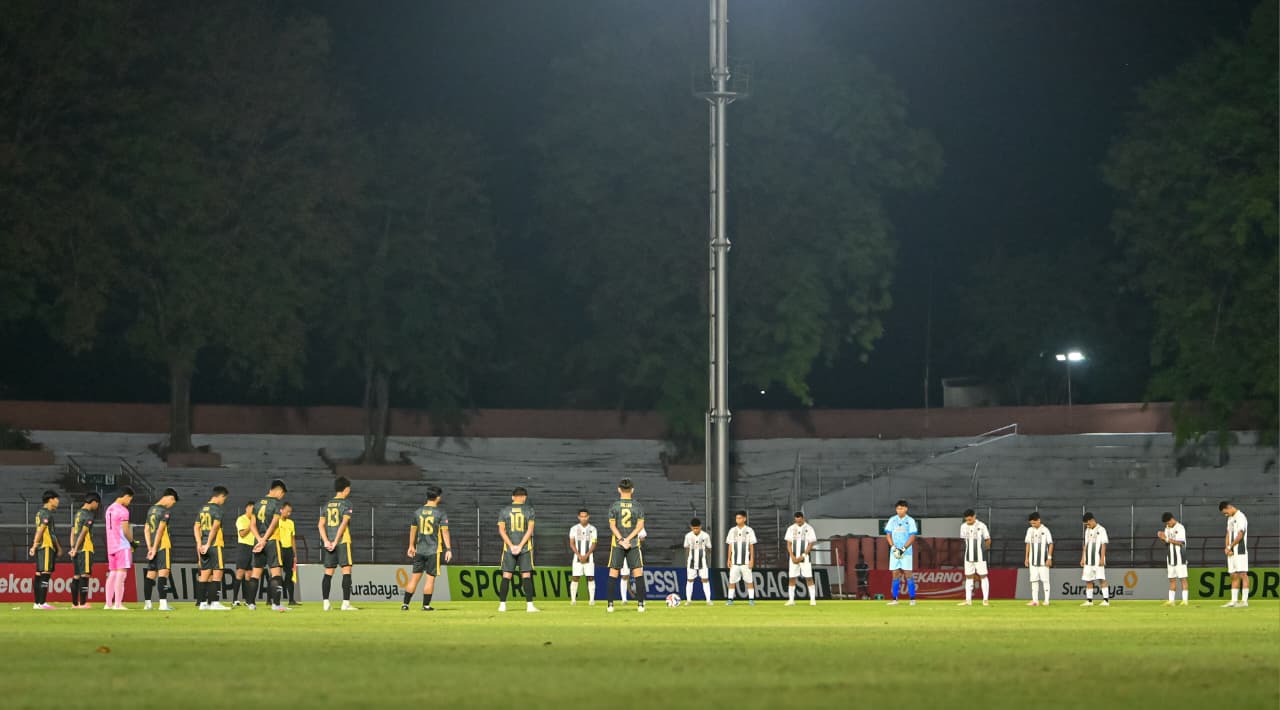 Mengharukan! Laga Jatim vs Maluku di Soekarno Cup 2026 Dibuka Doa untuk NTT Mengharukan! Laga Jatim vs Maluku di Soekarno Cup 2026 Dibuka Doa untuk NTT