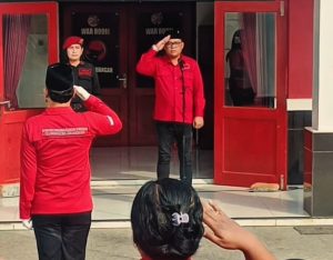 Jaga Api Kemerdekaan DPC PDIP Sidoarjo Bertekad Melawan Kemiskinan hingga Kerusakan Lingkungan Jaga Api Kemerdekaan DPC PDIP Sidoarjo Bertekad Melawan Kemiskinan hingga Kerusakan Lingkungan