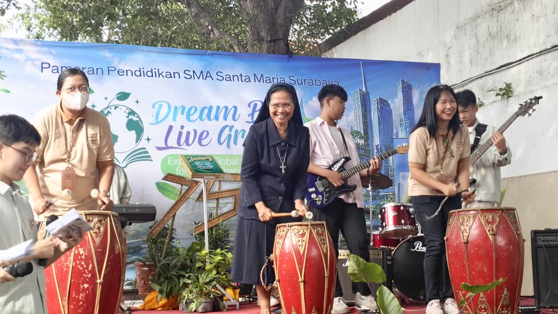 Rayakan 75 Tahun, SMA Santa Maria Surabaya Gelar Pameran Pendidikan