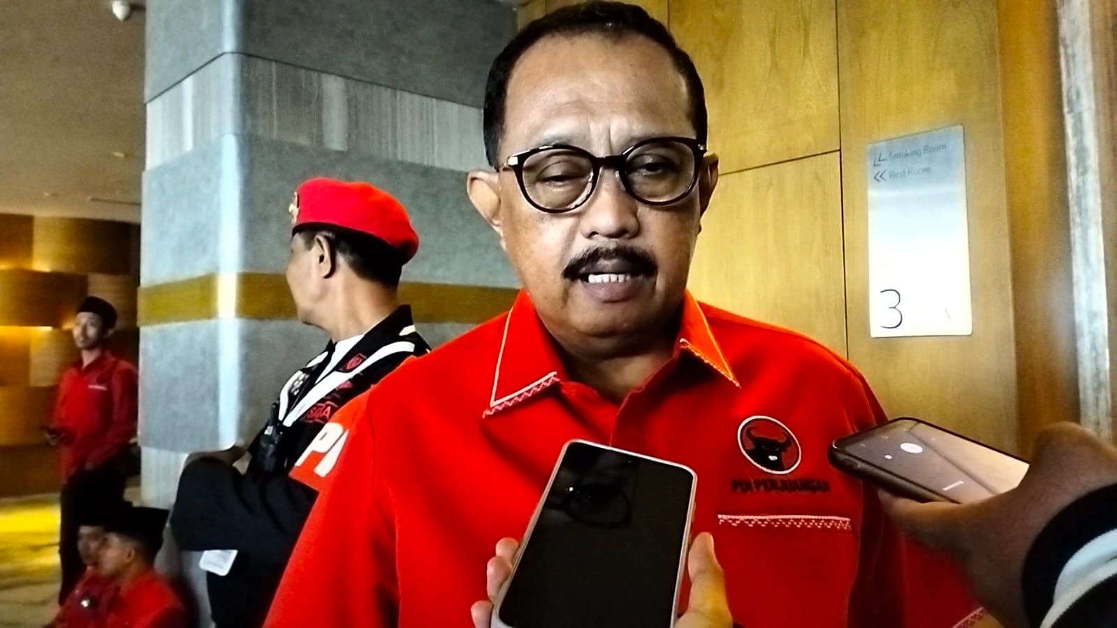 Armuji Ajak Warga Surabaya Perbaiki Data Desil di Dinsos Armuji Ajak Warga Surabaya Perbaiki Data Desil di Dinsos