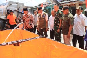 Sumur Kering Bupati Yani Salurkan Air Bersih untuk Warga.