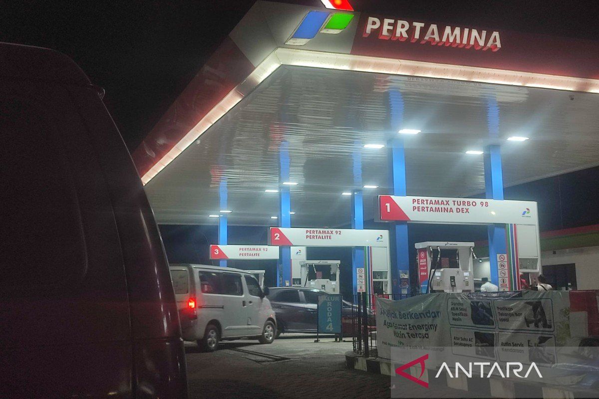 Urai Antrean SPBU di Jatim Pertamina Percepat Pasokan BBM Subsidi