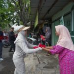 Semarak Agustus Pemkab Mojokerto Bagi Bendera Gratis