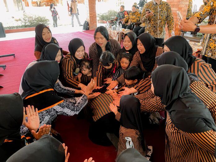 Pemkot Mojokerto Hidupkan Permainan Tradisional di Hari Anak 2026 Pemkot Mojokerto Hidupkan Permainan Tradisional di Hari Anak 2026