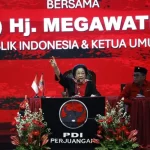 Megawati Beri Ultimatum Keras: Kader “Dua Kaki” Silakan Kembalikan KTA