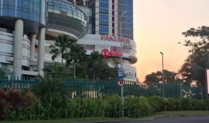 Pakuwon Siap Turunkan Tinggi Pagar Mal Ikuti Arahan Wali Kota Surabaya