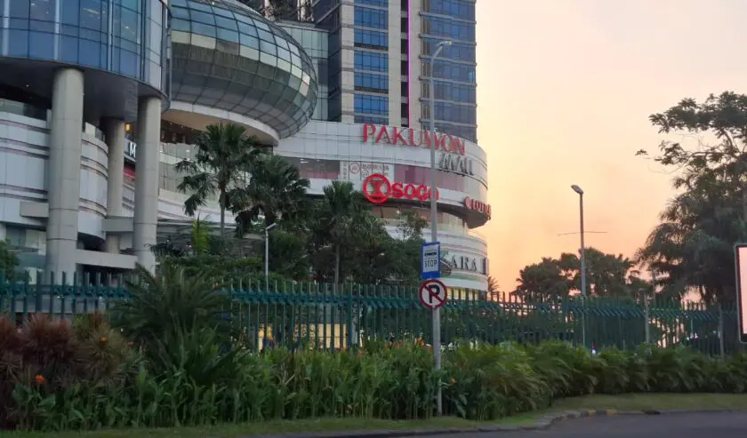 Pakuwon Siap Turunkan Tinggi Pagar Mal Ikuti Arahan Wali Kota Surabaya